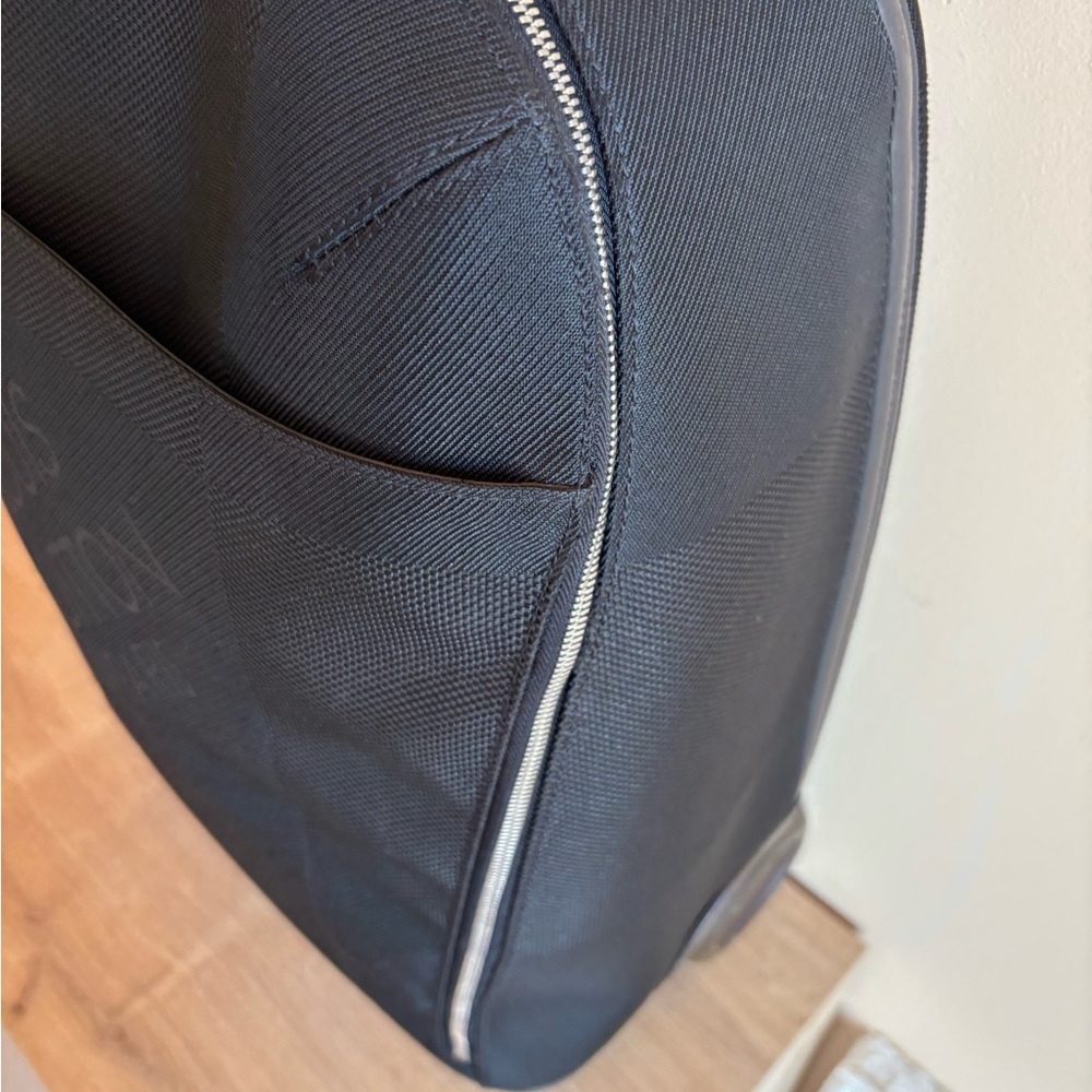 Authentic Louis Vuitton carry on suitcase - Picture 4 of 10